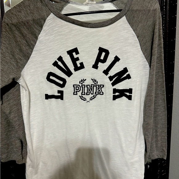 VS Pink varsity tee - Picture 2 of 4